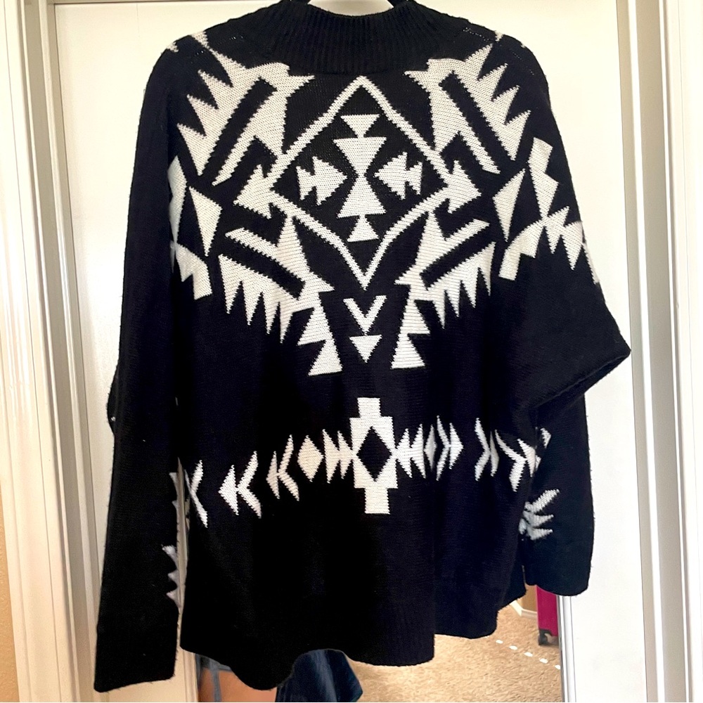 INC Black & White Aztec Boho print Super Soft Sweater Sz L